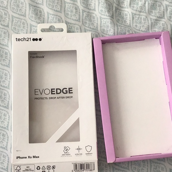 Tech 21 Case XS Max Evo Edge  iPhone with BOX - Picture 3 of 3